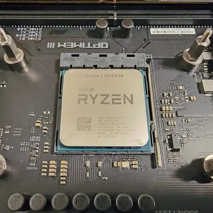 AMD Ryzen 7 5800X3D (3.4 GHz / 4.5 GHz) Used Processor With 8-Core 16-Threads Socket AM4 3.4GHz of CPU Frequency 105W CPU